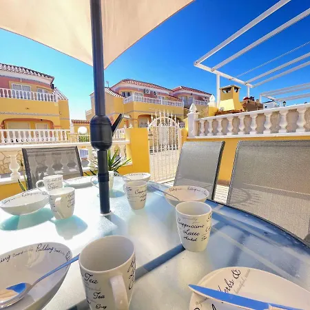Nyaraló Cheerful 2 Bed Townhouse With Com Pool Vm32